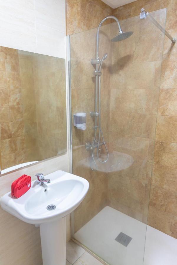 Adosado Reformado Con Piscina, Garaje Y Jardin Junto A La Playa *